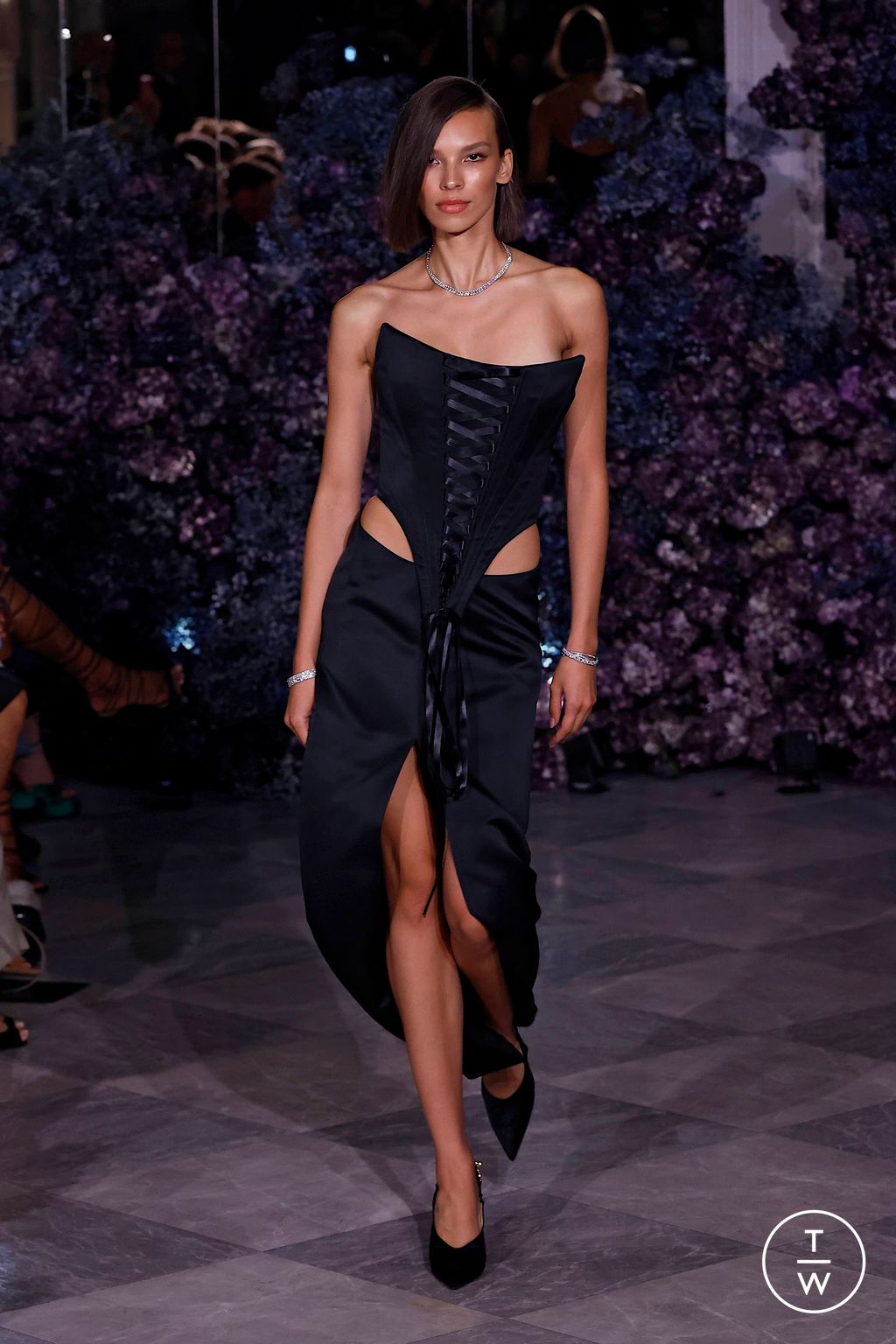 Fashion Week New York Spring/Summer 2024 look 1 de la collection Christian Siriano womenswear