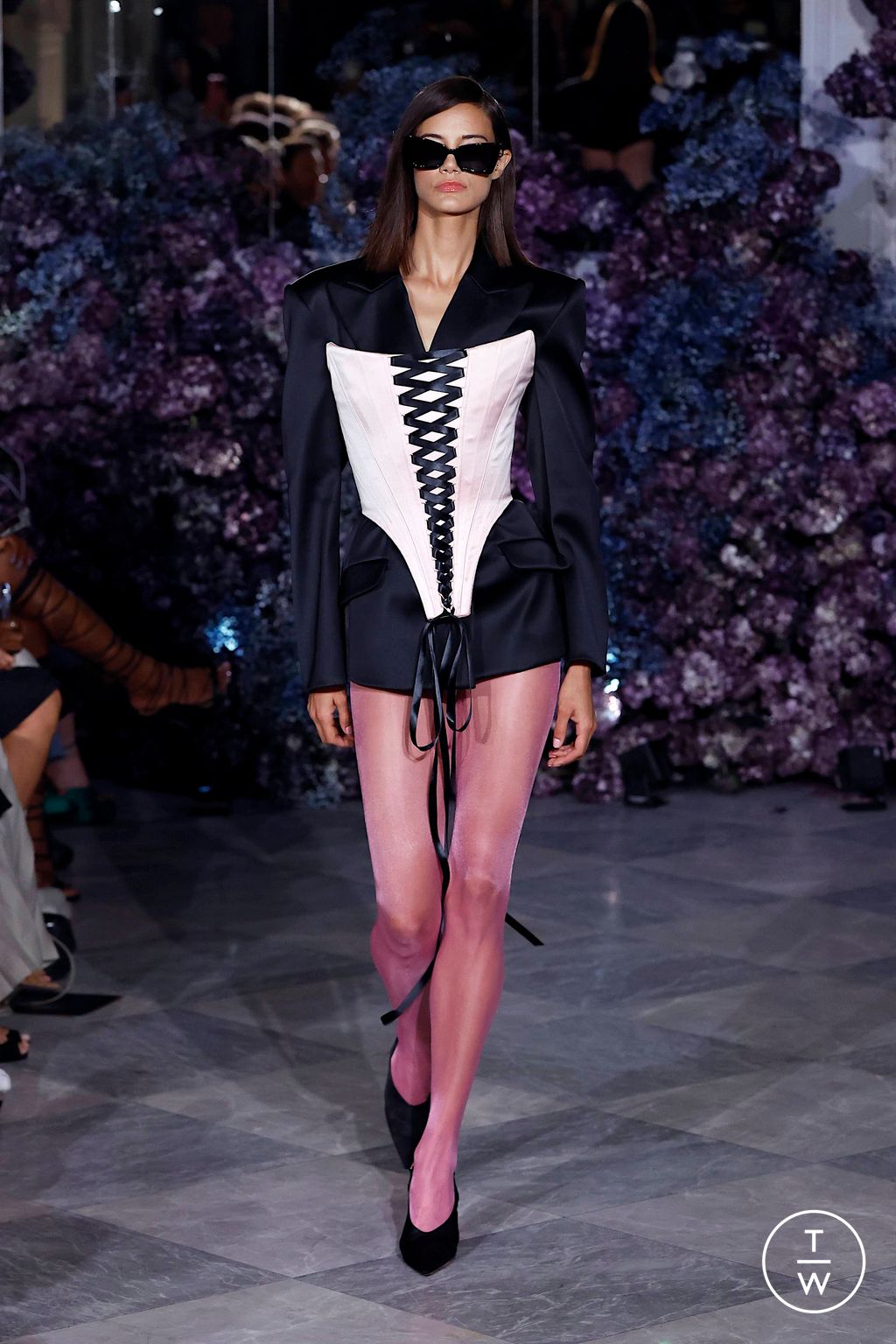 Fashion Week New York Spring/Summer 2024 look 3 de la collection Christian Siriano womenswear