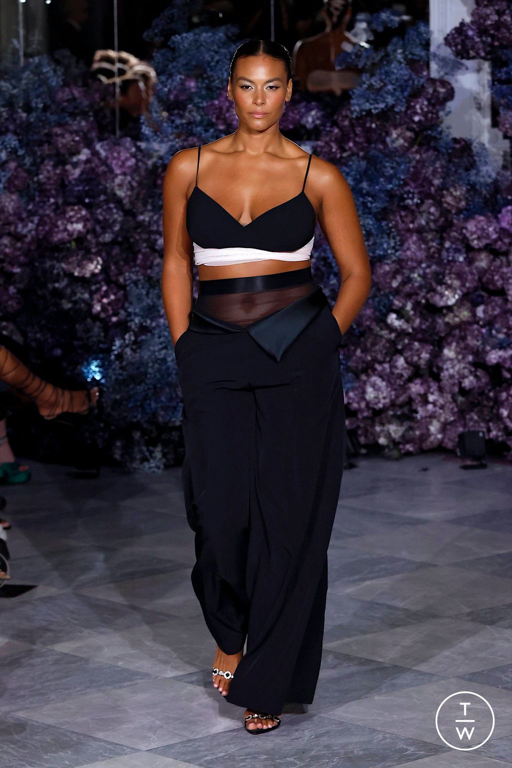 Fashion Week New York Spring/Summer 2024 look 4 from the Christian Siriano collection womenswear