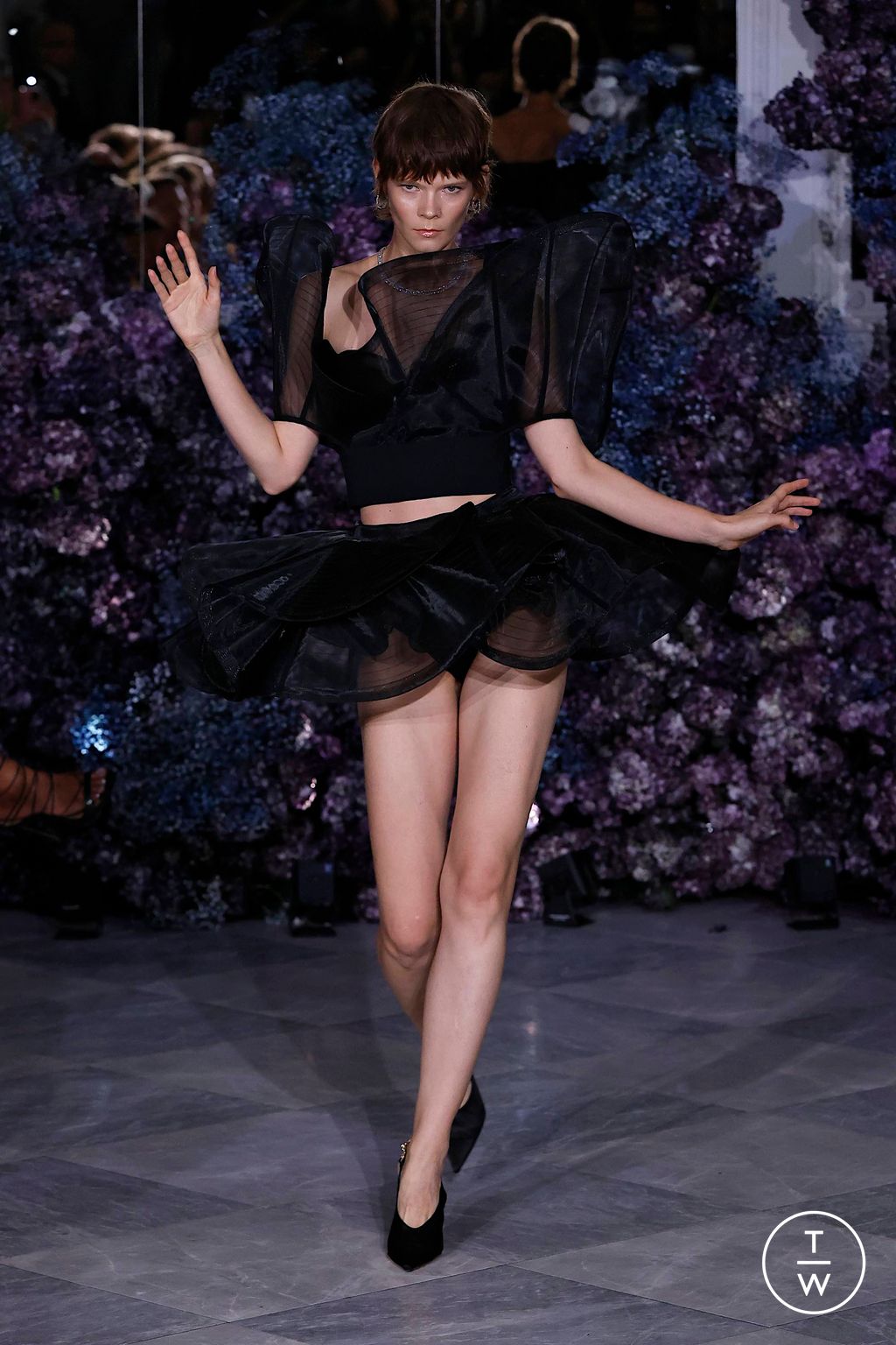 Fashion Week New York Spring/Summer 2024 look 10 from the Christian Siriano collection 女装