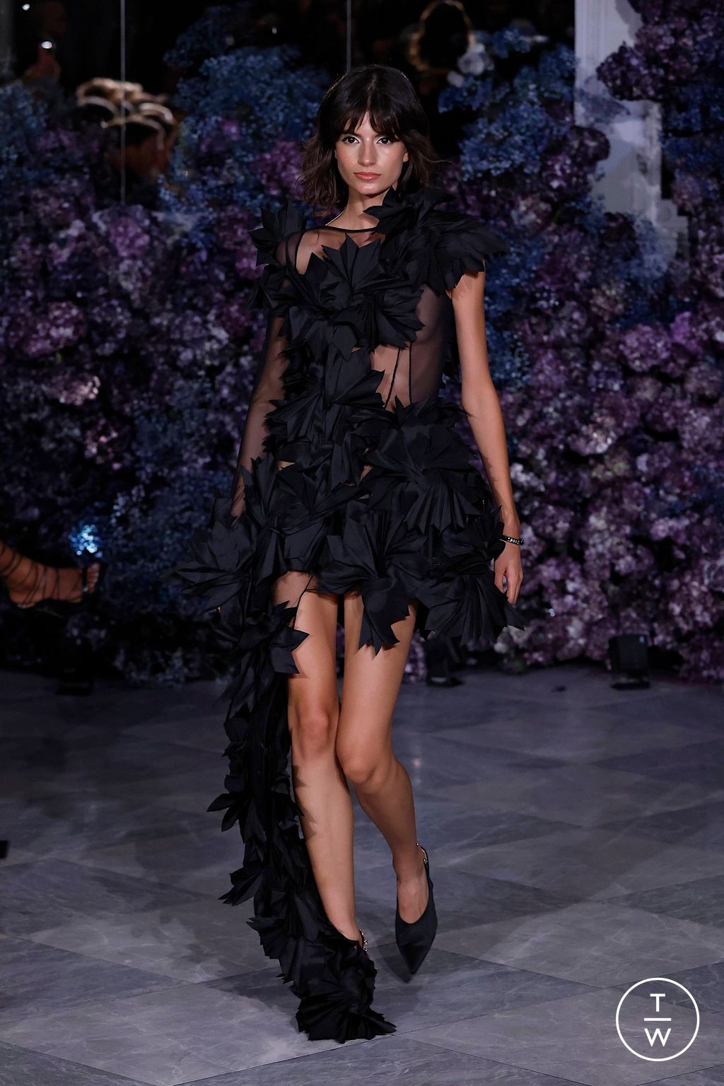 Fashion Week New York Spring/Summer 2024 look 12 from the Christian Siriano collection womenswear
