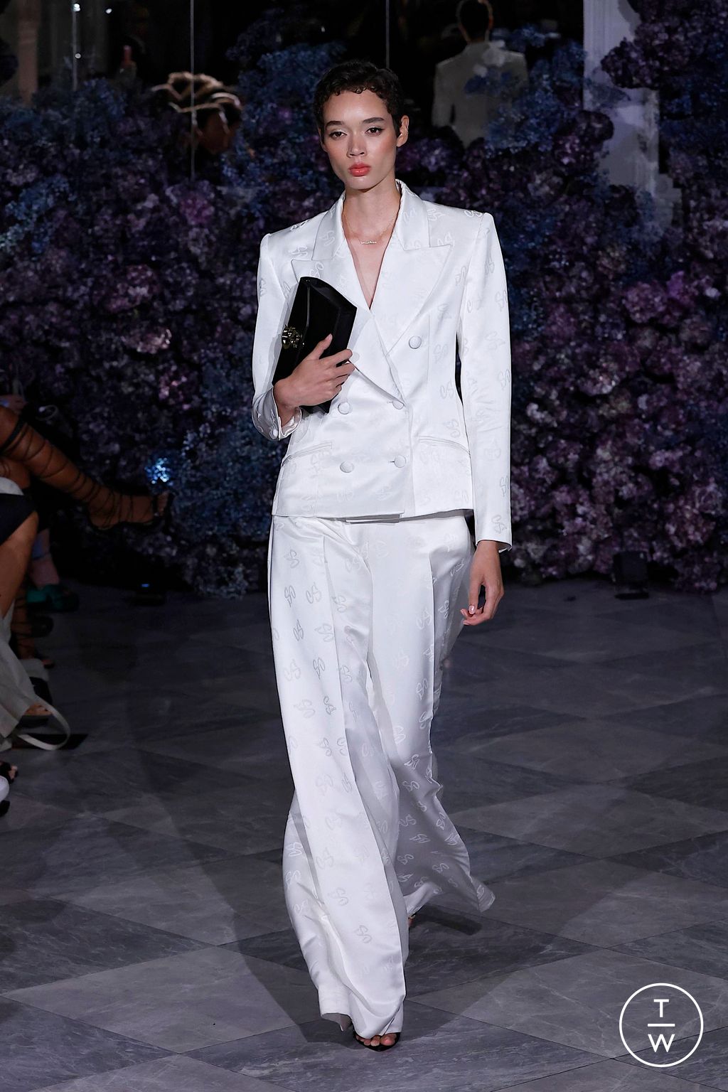 Fashion Week New York Spring/Summer 2024 look 14 from the Christian Siriano collection 女装