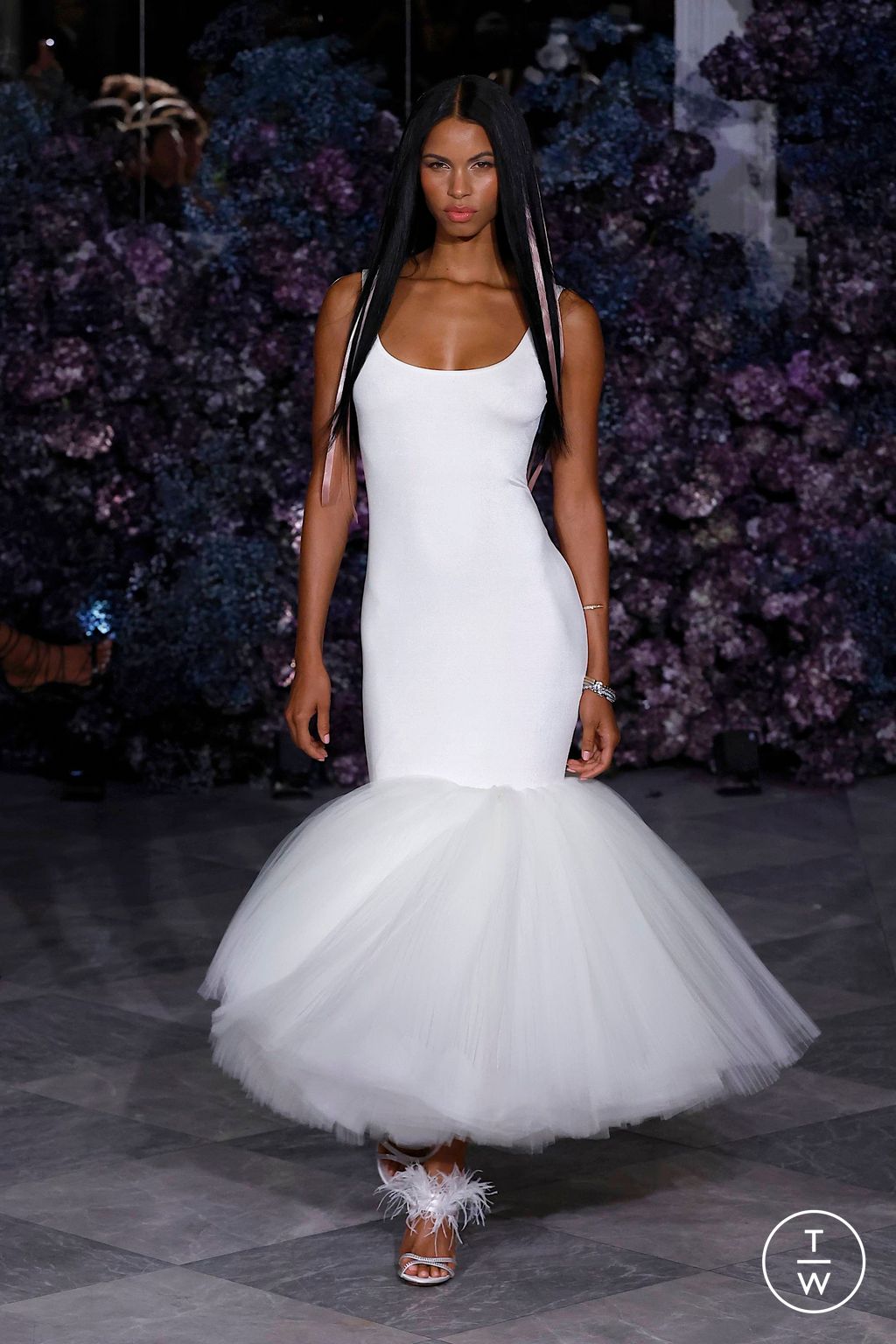Fashion Week New York Spring/Summer 2024 look 20 de la collection Christian Siriano womenswear