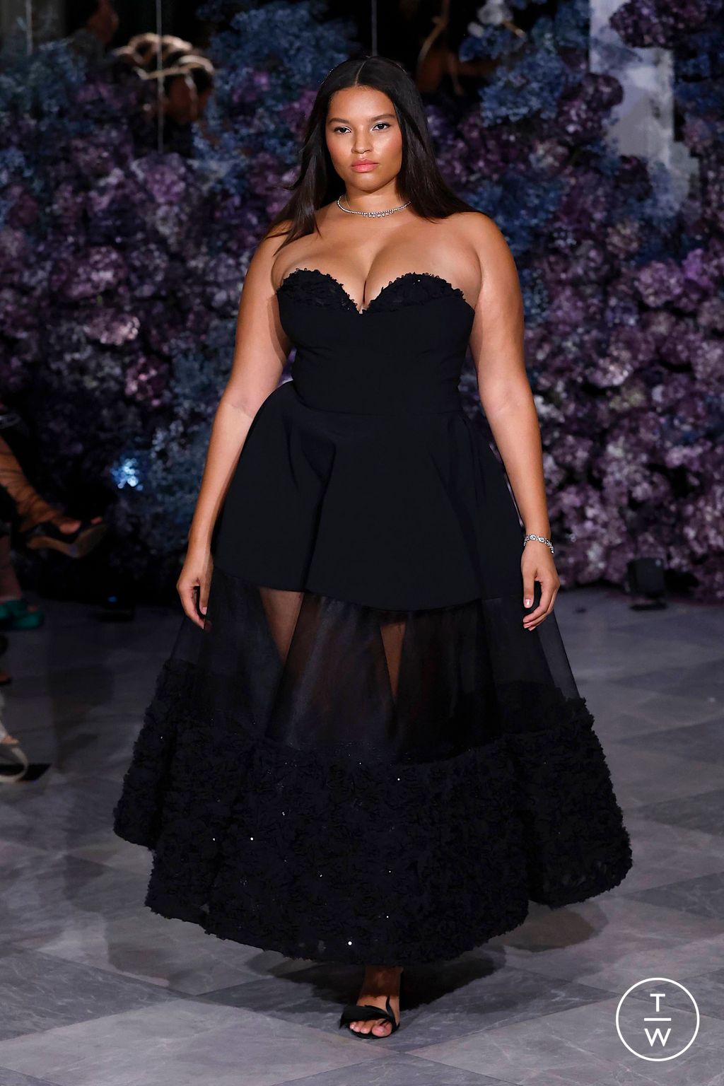Fashion Week New York Spring/Summer 2024 look 27 from the Christian Siriano collection womenswear