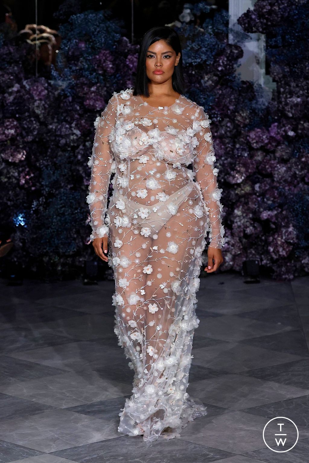Fashion Week New York Spring/Summer 2024 look 40 from the Christian Siriano collection womenswear