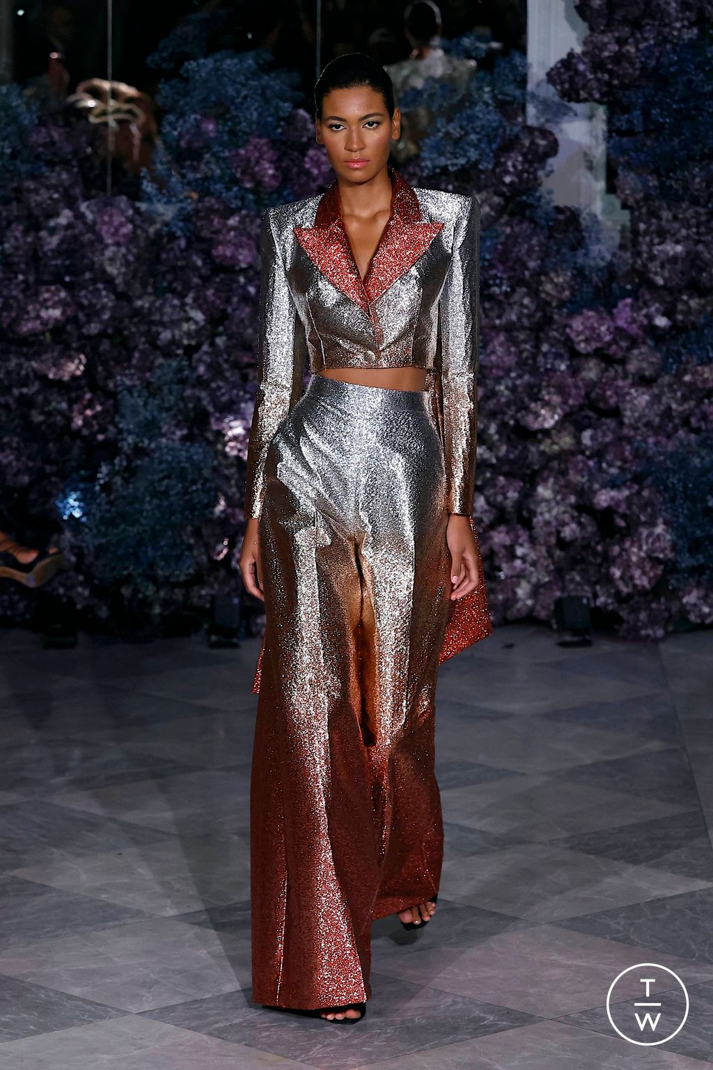 Fashion Week New York Spring/Summer 2024 look 49 from the Christian Siriano collection 女装