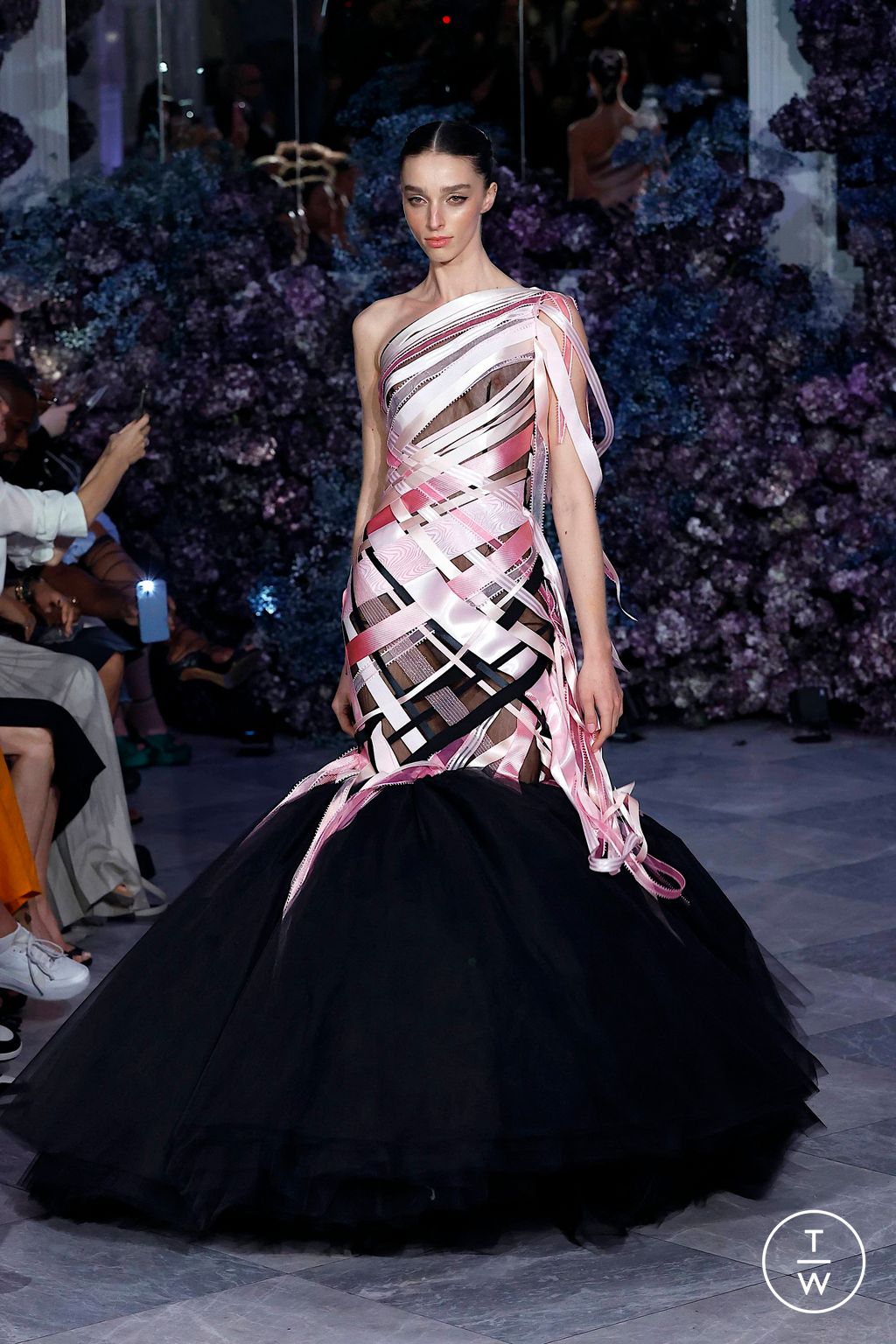 Fashion Week New York Spring/Summer 2024 look 56 from the Christian Siriano collection womenswear