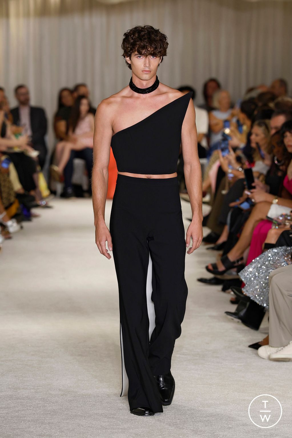 Fashion Week New York Spring/Summer 2026 look 20 from the Christian Siriano collection womenswear