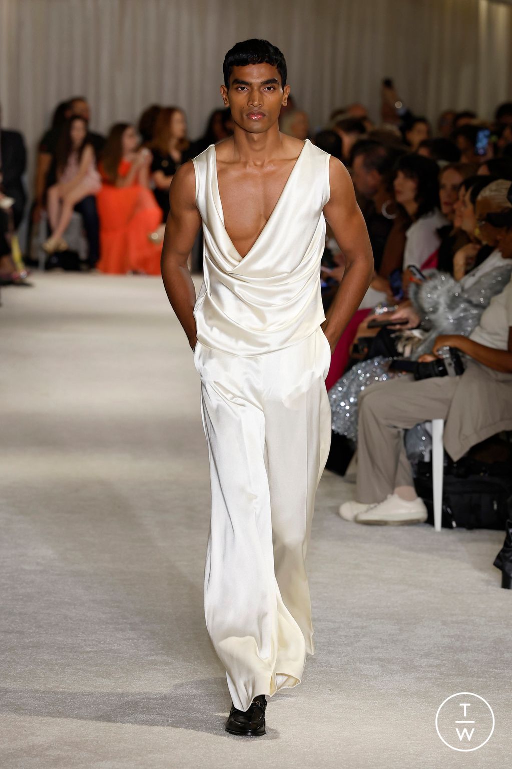 Fashion Week New York Spring/Summer 2026 look 27 from the Christian Siriano collection womenswear