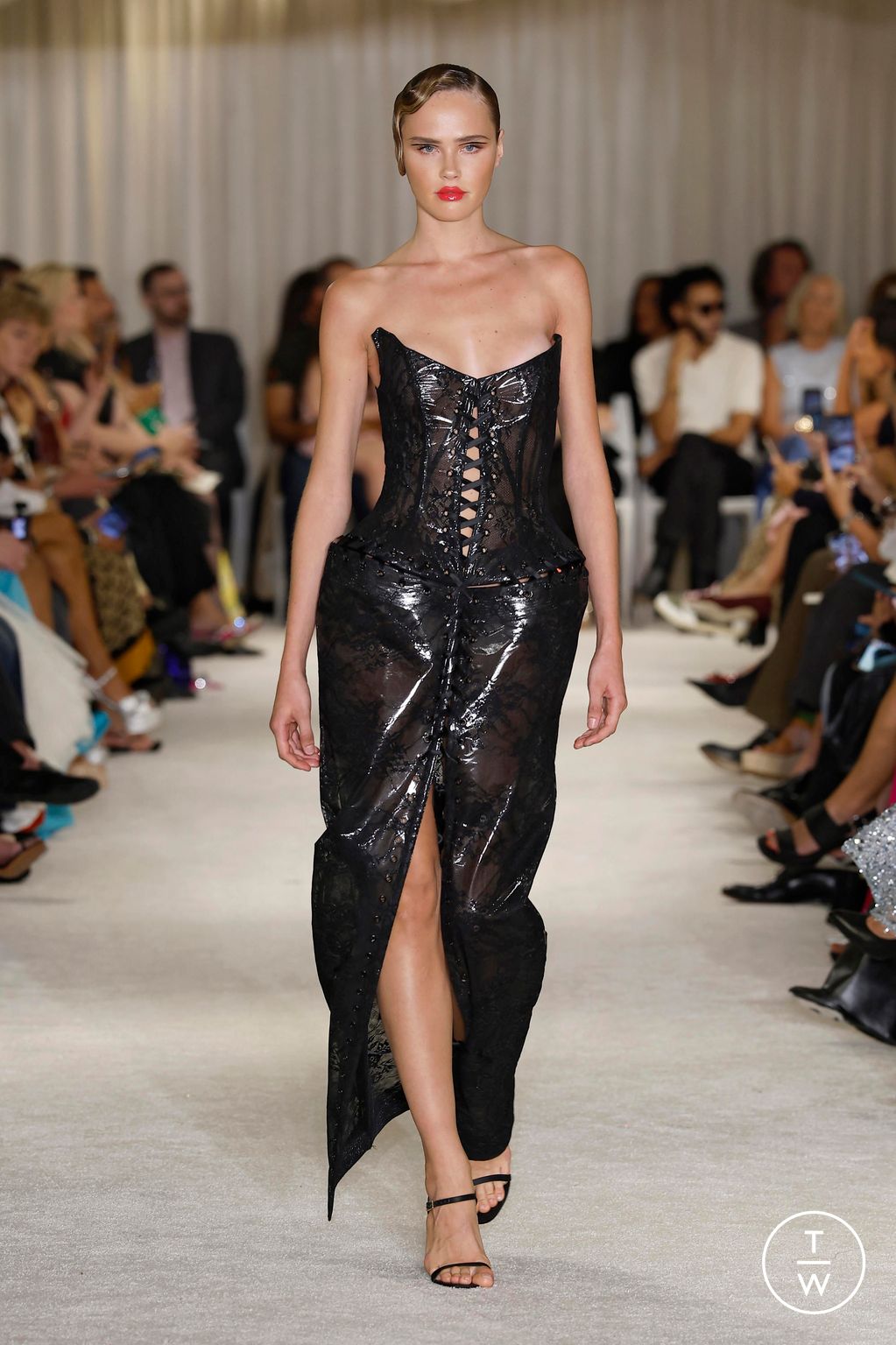 Fashion Week New York Spring/Summer 2026 look 33 from the Christian Siriano collection womenswear