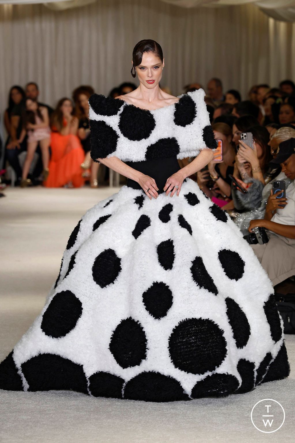 Fashion Week New York Spring/Summer 2026 look 61 from the Christian Siriano collection womenswear