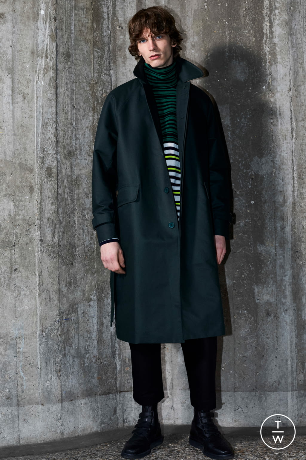 Fashion Week Paris Fall/Winter 2021 look 8 from the Christian Wijnants collection 男装