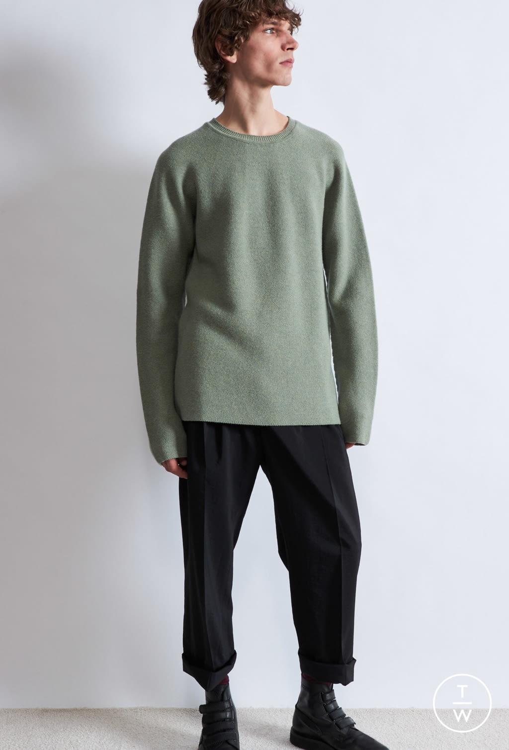 Fashion Week Paris Fall/Winter 2021 look 9 from the Christian Wijnants collection 男装