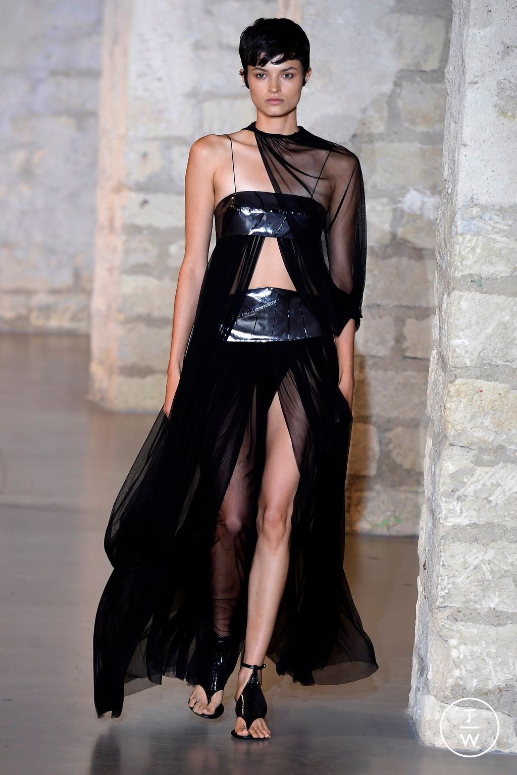 Fashion Week Paris Spring/Summer 2024 look 16 from the Christopher Esber collection womenswear