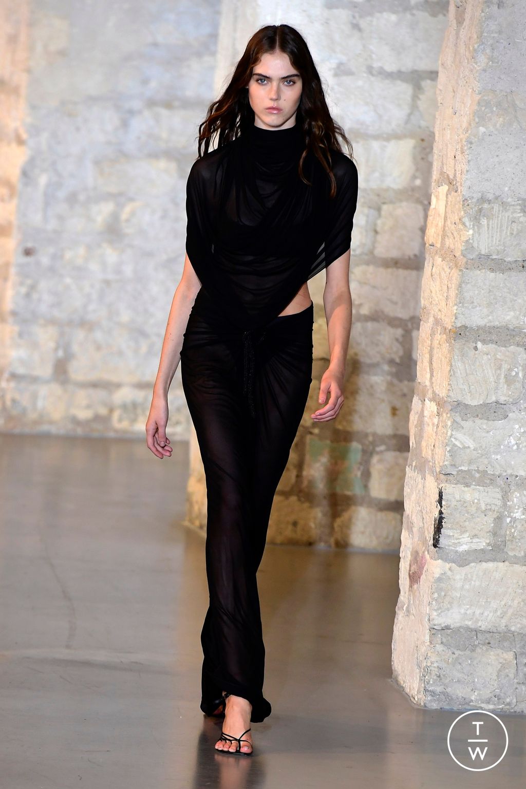 Fashion Week Paris Spring/Summer 2024 look 33 from the Christopher Esber collection 女装