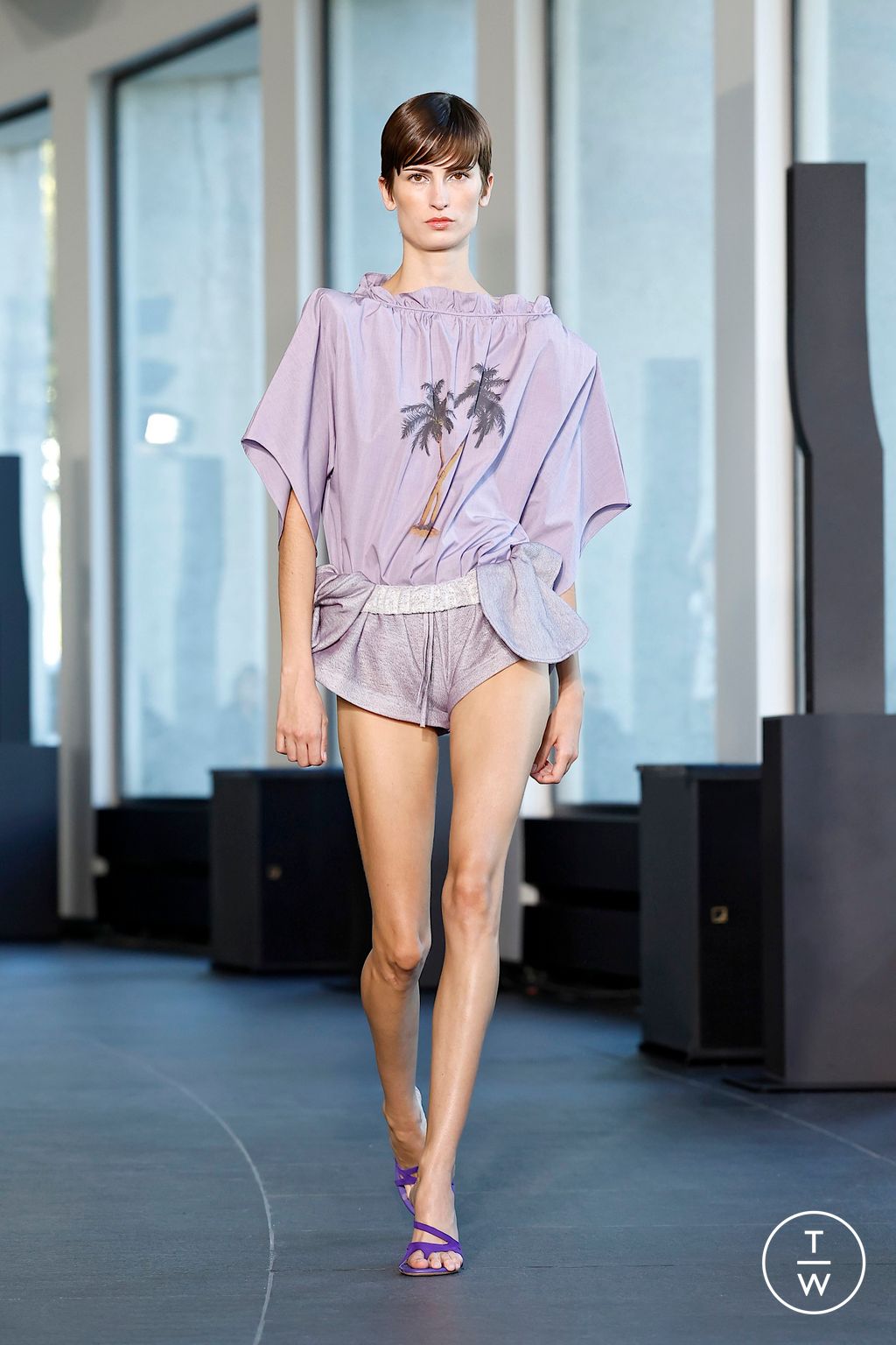 Fashion Week Paris Spring/Summer 2026 look 9 from the Christopher Esber collection 女装
