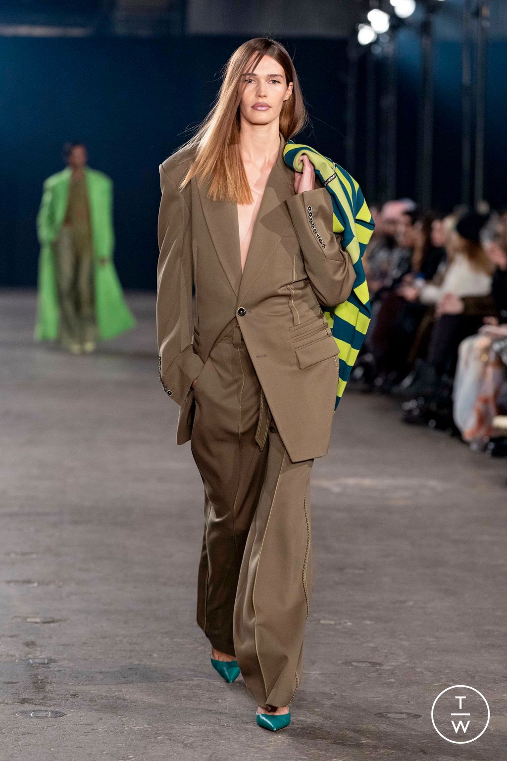 Fashion Week New York Fall/Winter 2025 look 20 from the Christopher John Rogers collection womenswear