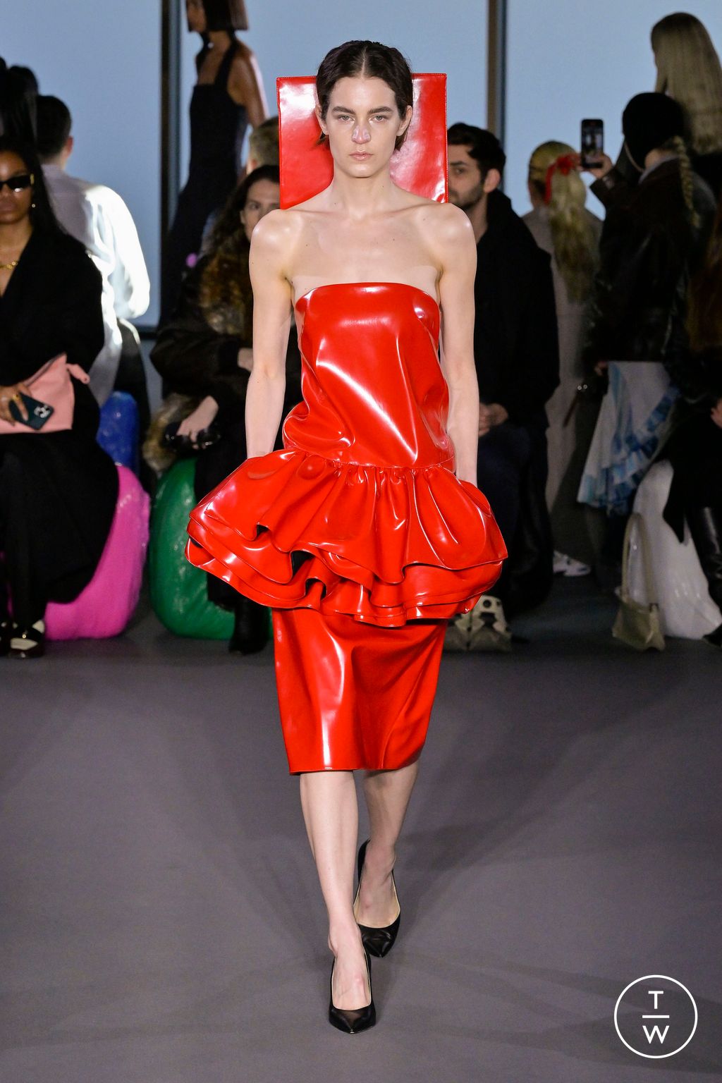 Fashion Week London Fall/Winter 2023 look 12 from the Christopher Kane collection 女装