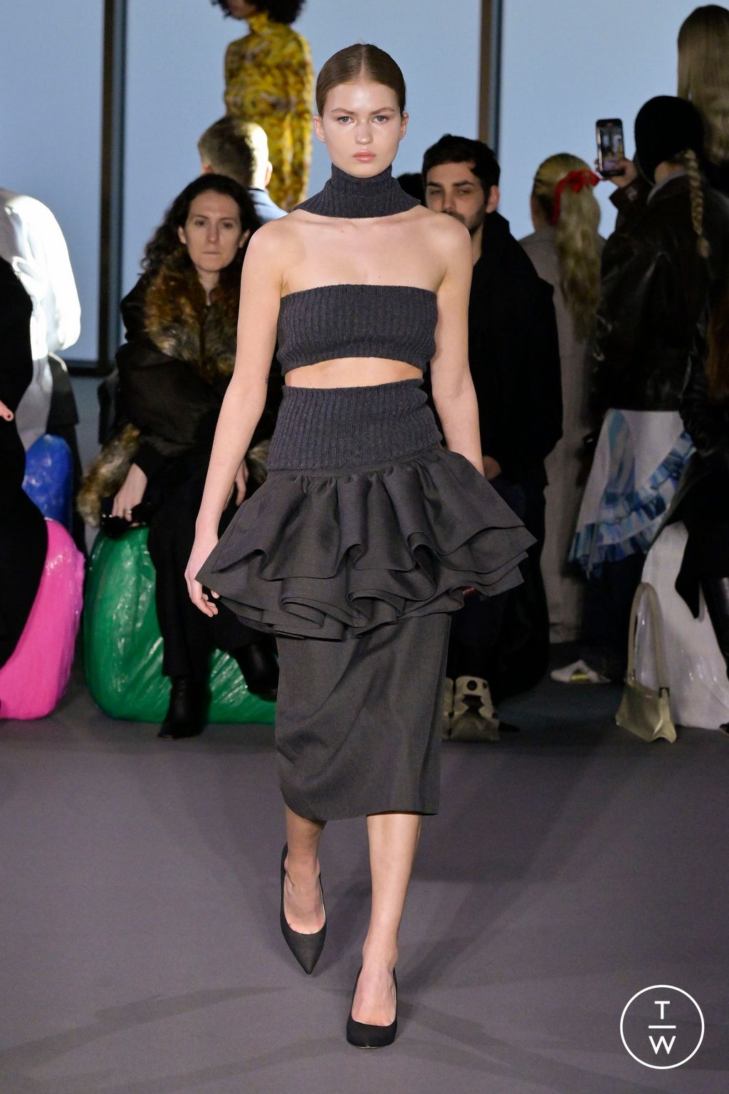 Fashion Week London Fall/Winter 2023 look 15 de la collection Christopher Kane womenswear