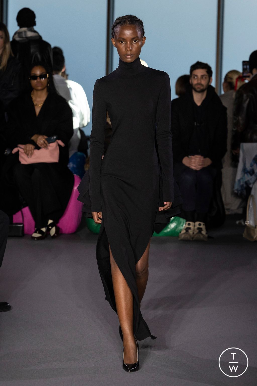 Fashion Week London Fall/Winter 2023 look 21 from the Christopher Kane collection womenswear