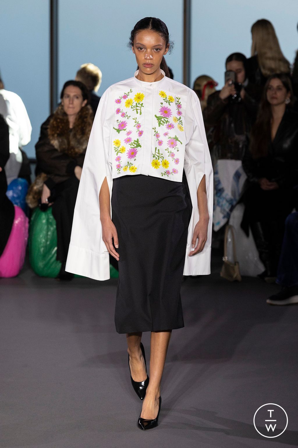 Fashion Week London Fall/Winter 2023 look 26 de la collection Christopher Kane womenswear