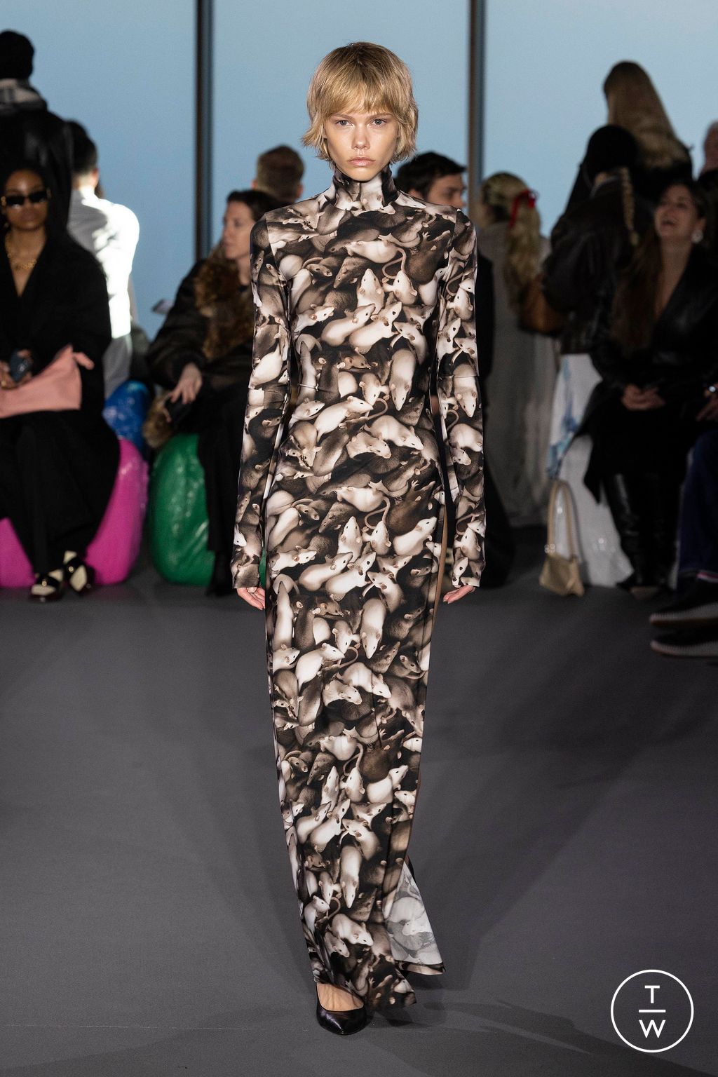 Fashion Week London Fall/Winter 2023 look 41 from the Christopher Kane collection 女装