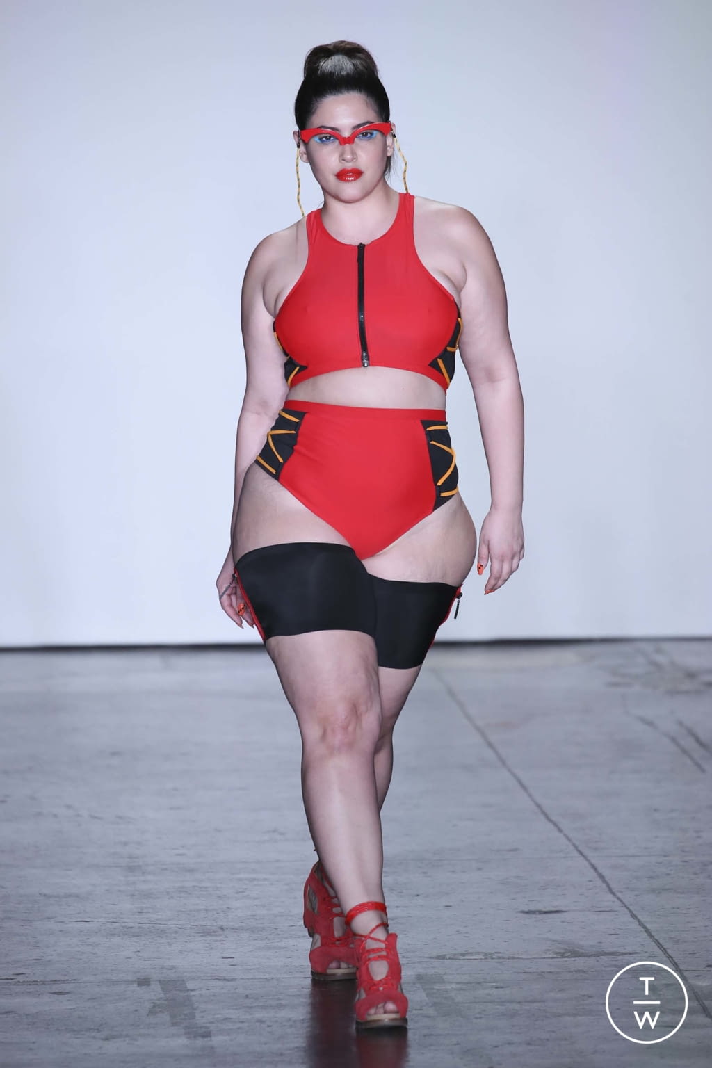 Fashion Week New York Fall/Winter 2018 look 1 from the Chromat collection 女装