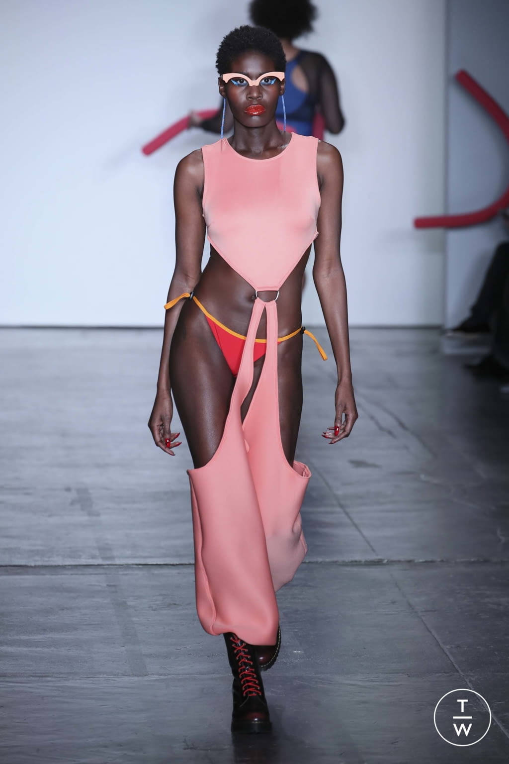 Fashion Week New York Fall/Winter 2018 look 22 from the Chromat collection 女装