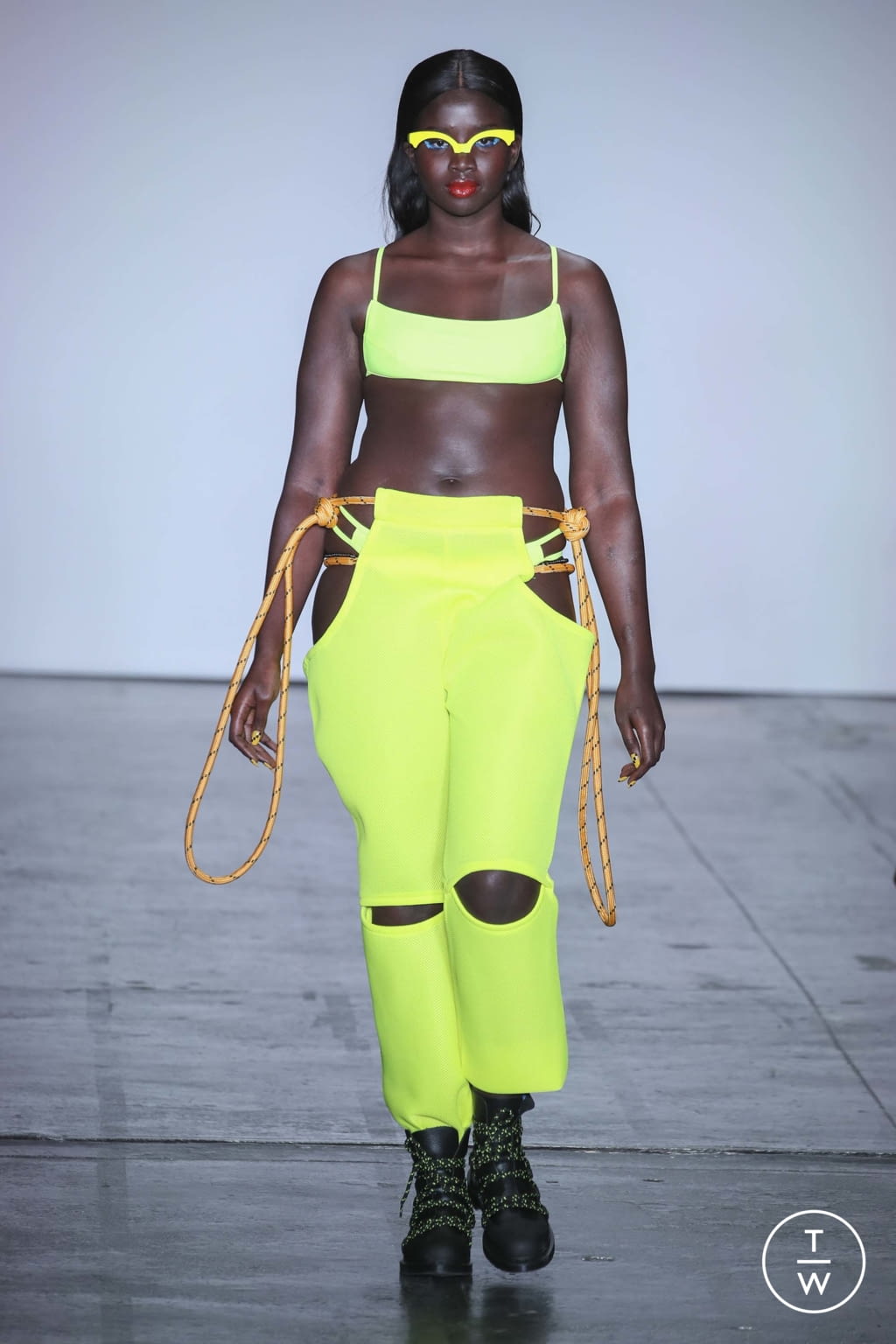 Fashion Week New York Fall/Winter 2018 look 25 from the Chromat collection 女装