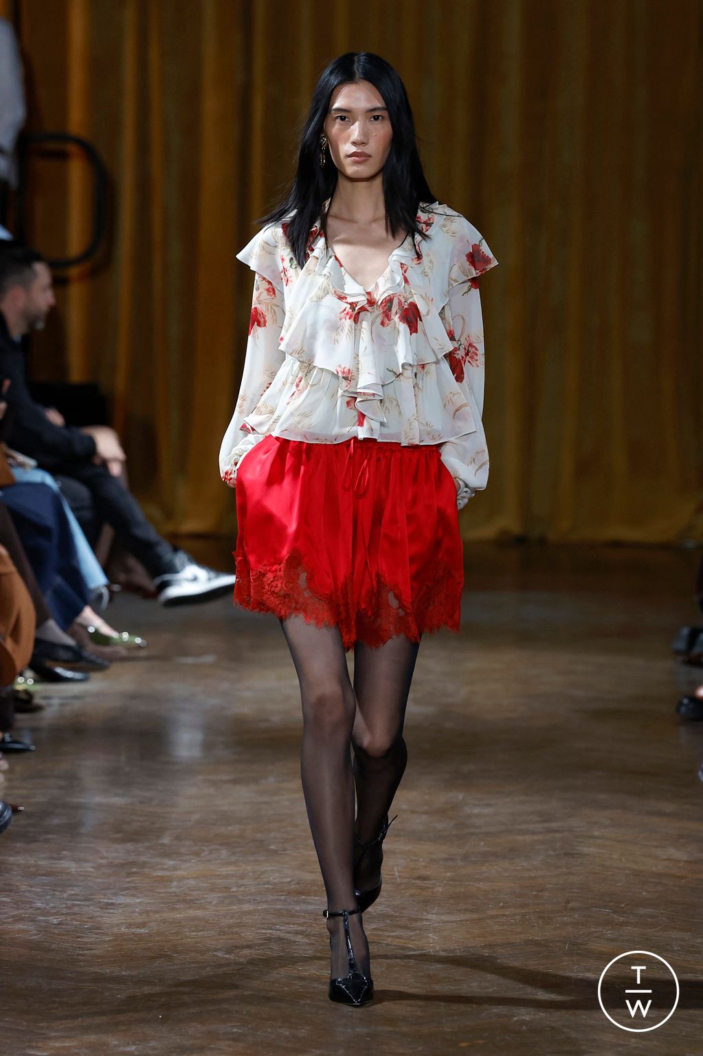 Fashion Week New York Fall/Winter 2026 look 12 from the Cinq à Sept collection womenswear