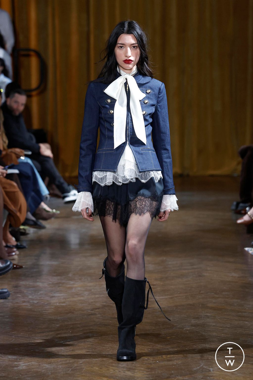 Fashion Week New York Fall/Winter 2026 look 32 from the Cinq à Sept collection womenswear