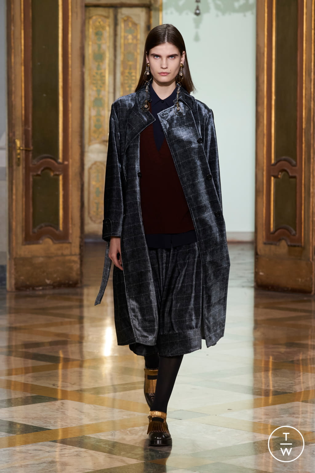 Fashion Week Milan Fall/Winter 2021 look 14 de la collection Cividini womenswear
