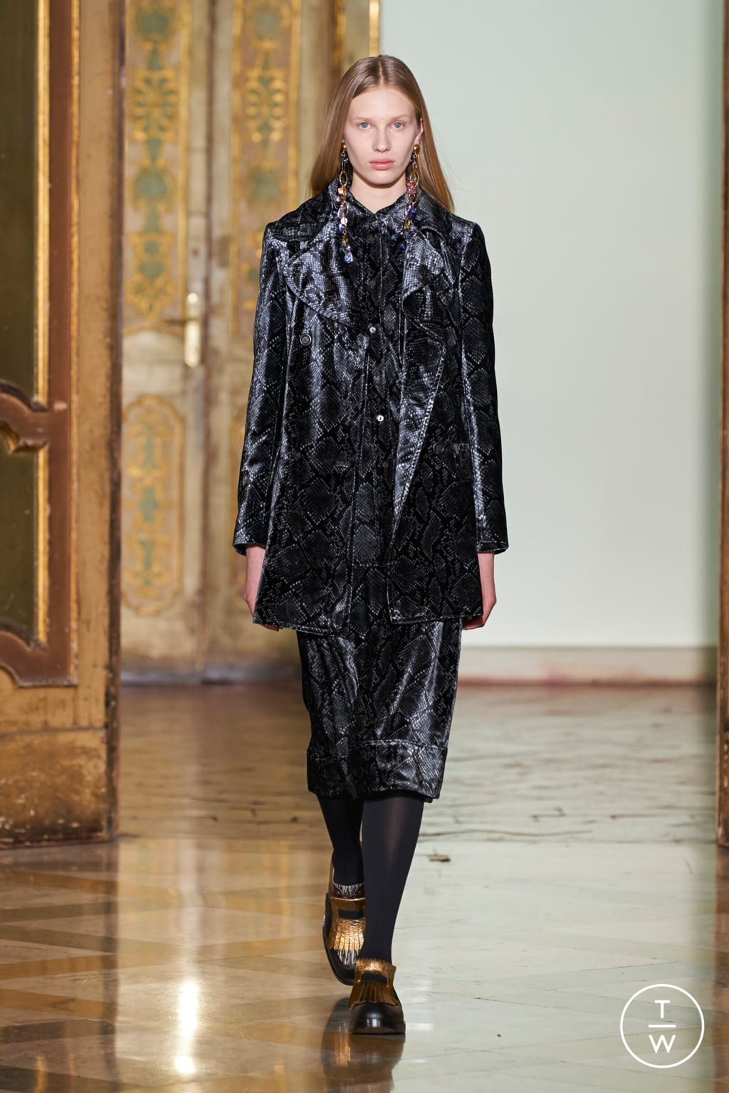 Fashion Week Milan Fall/Winter 2021 look 16 de la collection Cividini womenswear