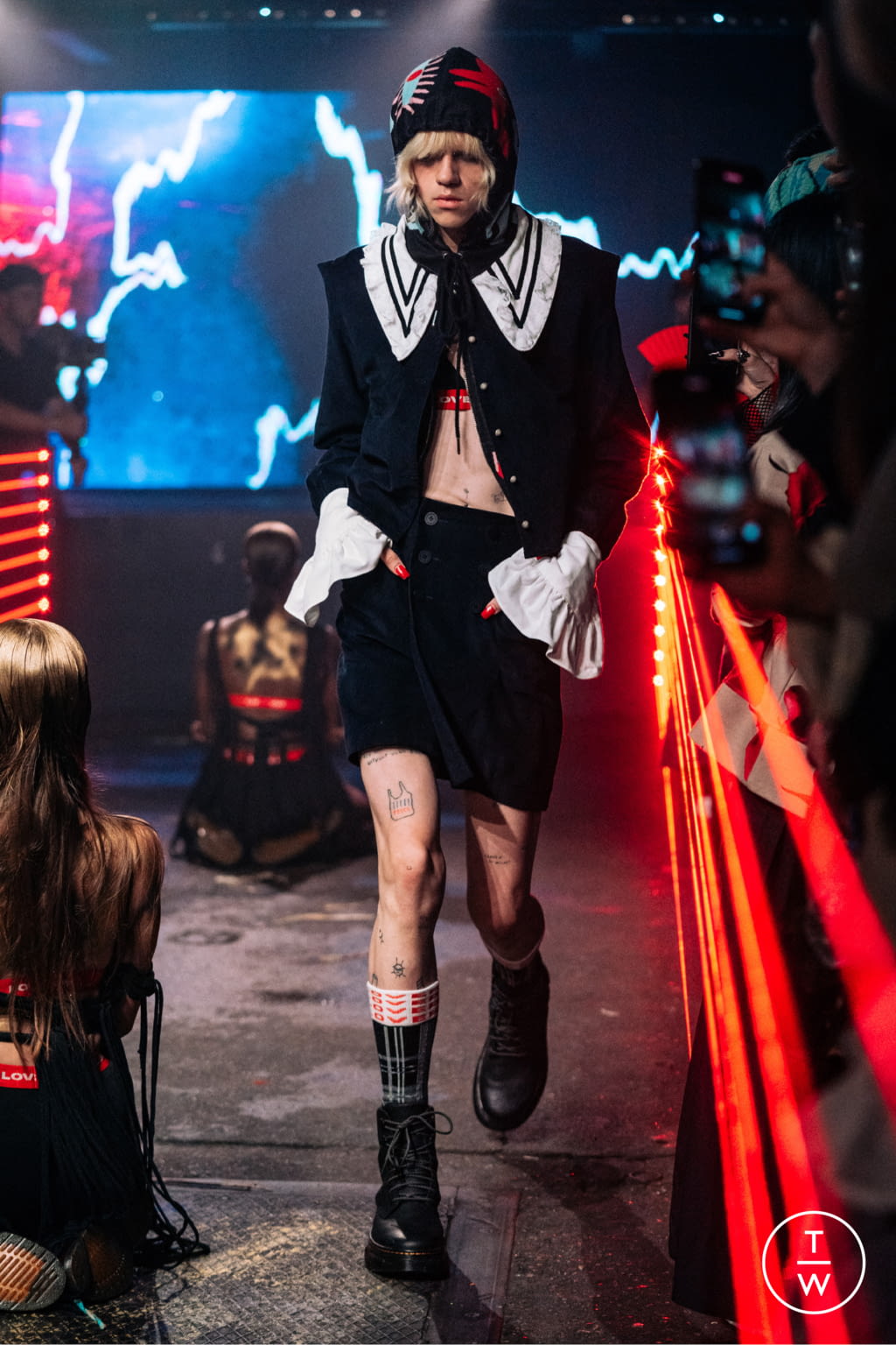 Fashion Week London Spring/Summer 2022 look 2 from the Charles Jeffrey LOVERBOY collection 女装