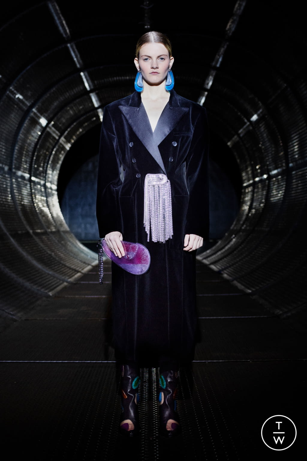 Fashion Week London Resort 2020 look 1 de la collection Christopher Kane womenswear