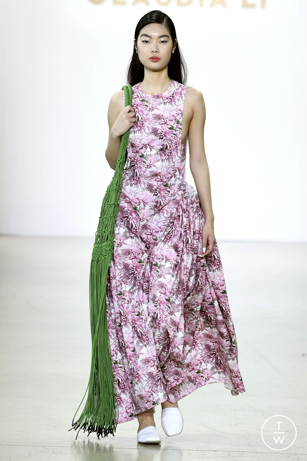 Fashion Week New York Fall/Winter 2022 look 1 de la collection Claudia Li womenswear