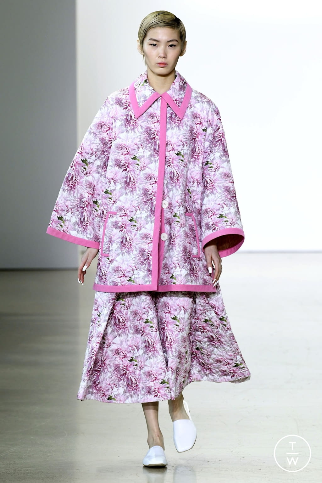 Fashion Week New York Fall/Winter 2022 look 3 from the Claudia Li collection 女装