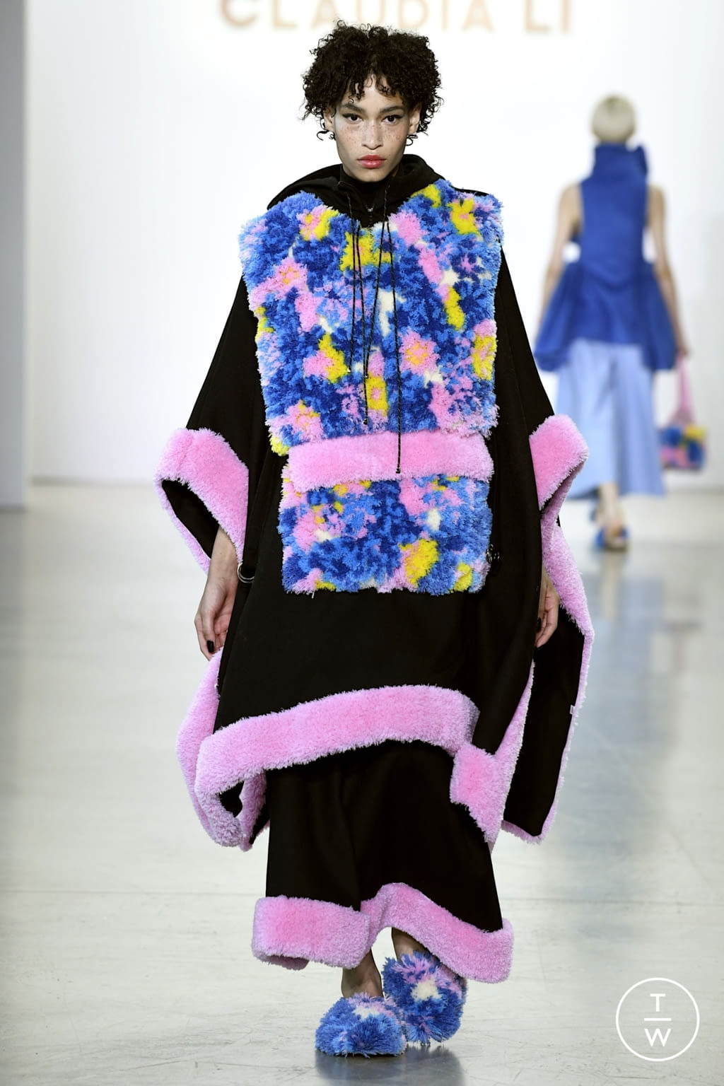 Fashion Week New York Fall/Winter 2022 look 9 from the Claudia Li collection womenswear