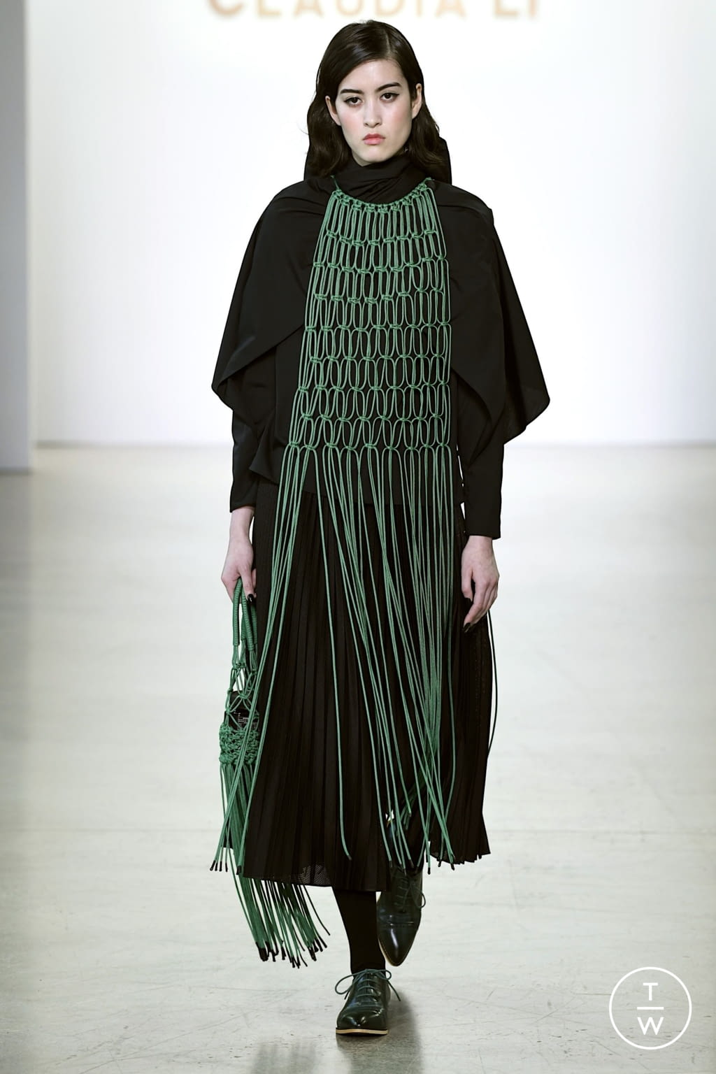 Fashion Week New York Fall/Winter 2022 look 15 from the Claudia Li collection womenswear