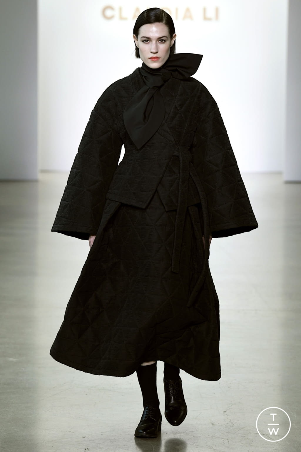 Fashion Week New York Fall/Winter 2022 look 19 from the Claudia Li collection womenswear