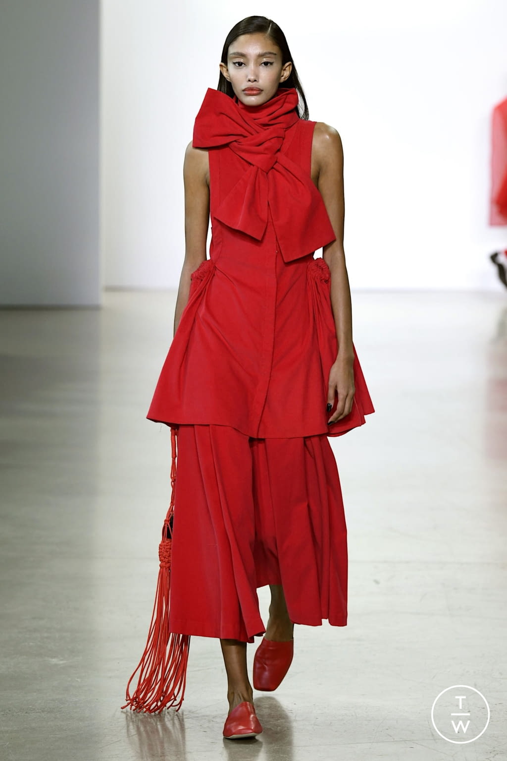 Fashion Week New York Fall/Winter 2022 look 22 from the Claudia Li collection womenswear
