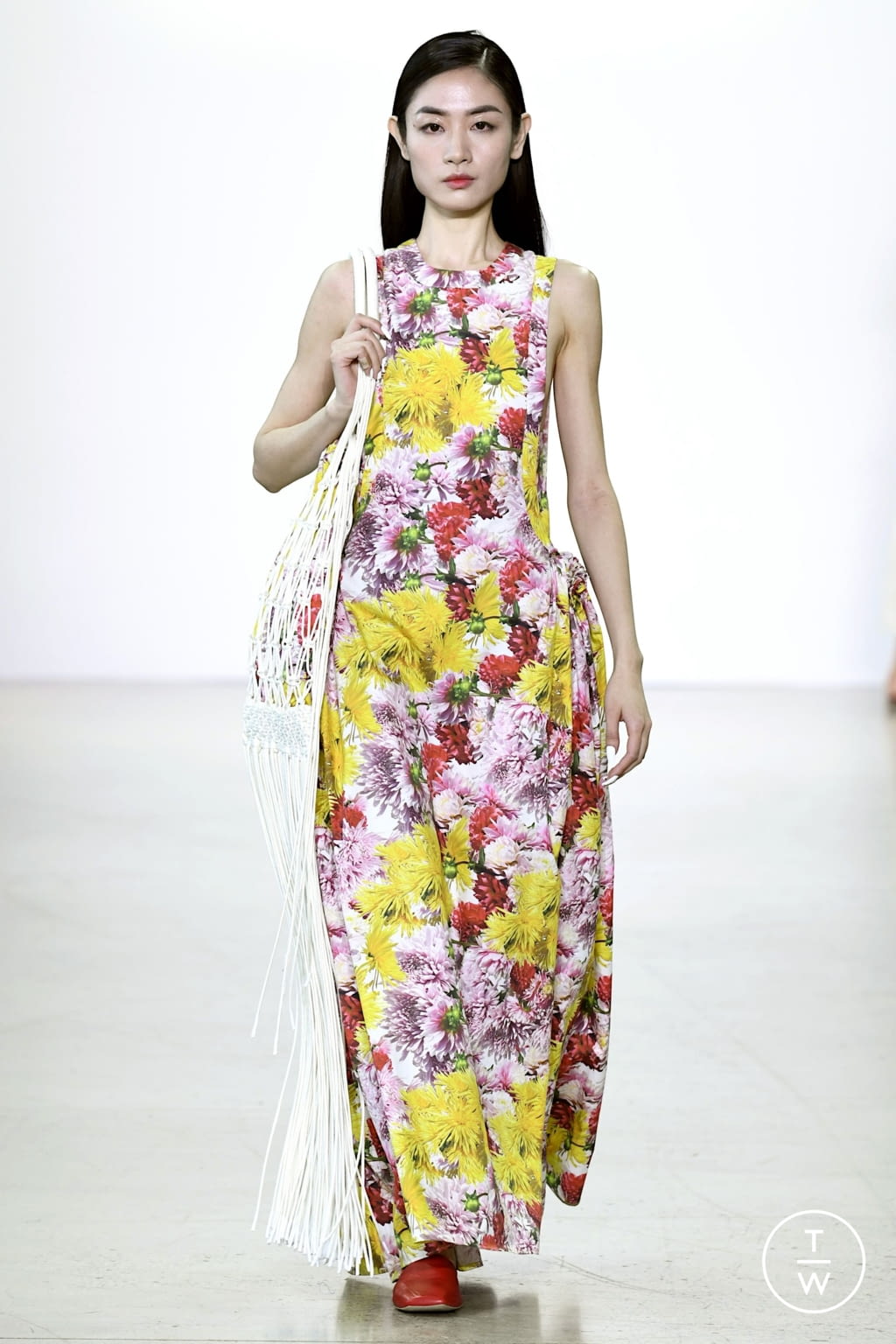 Fashion Week New York Fall/Winter 2022 look 24 from the Claudia Li collection womenswear