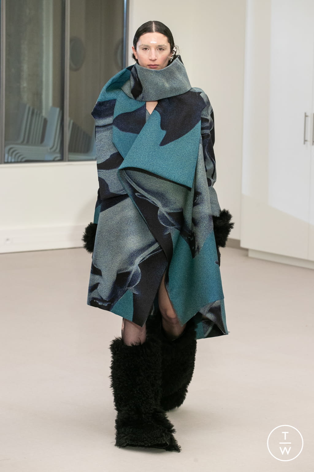 Fashion Week Paris Fall/Winter 2021 look 38 from the IFM PARIS collection womenswear