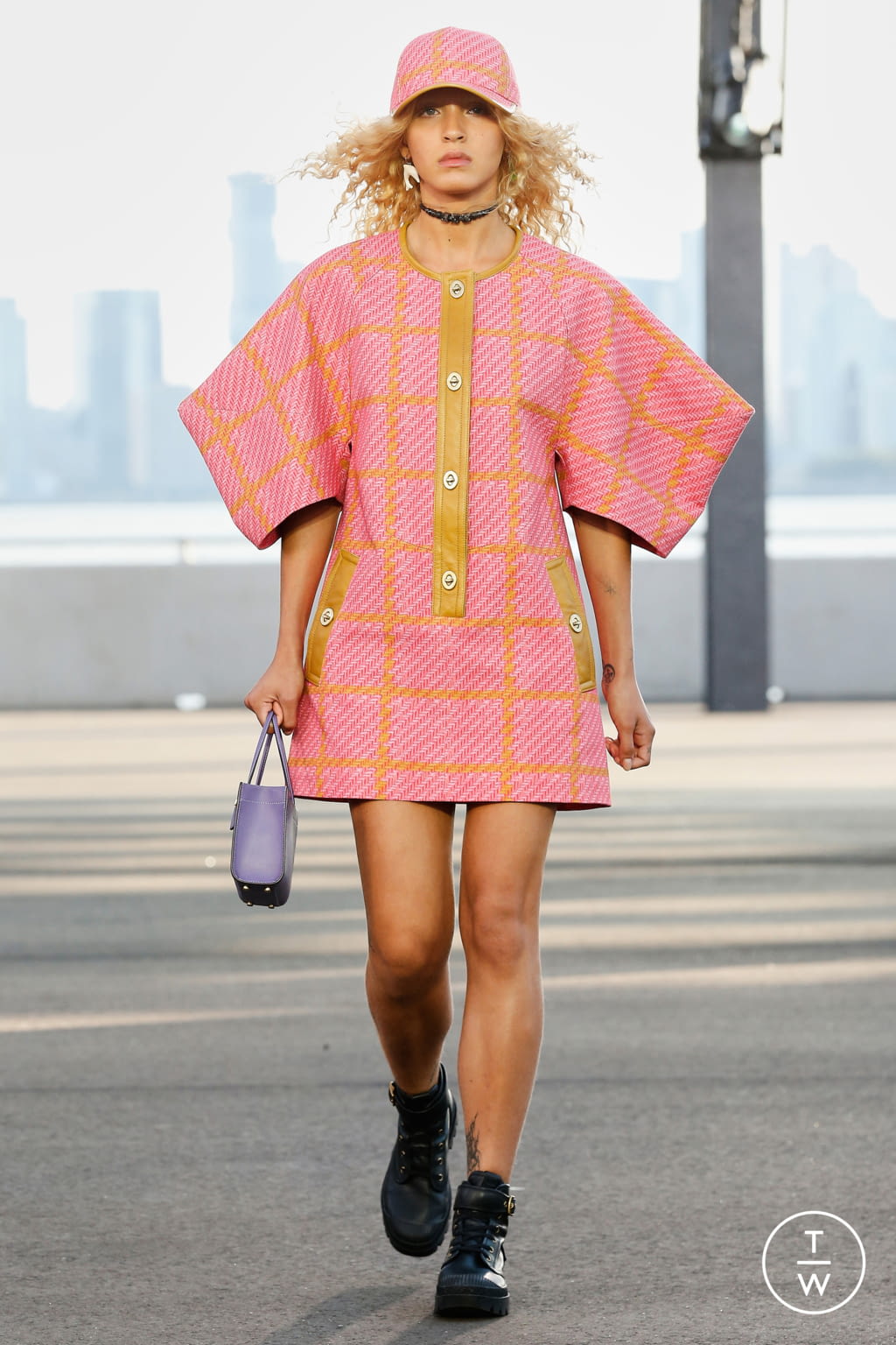 Fashion Week New York Spring/Summer 2022 look 1 from the Coach collection womenswear