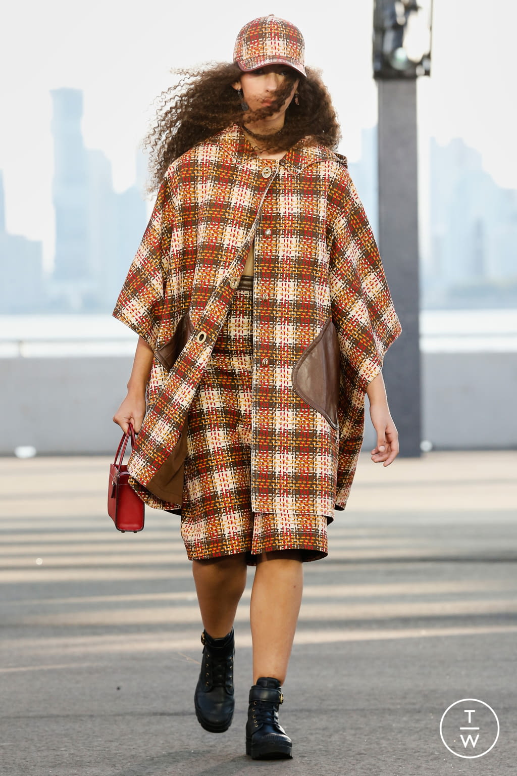Fashion Week New York Spring/Summer 2022 look 3 from the Coach collection womenswear
