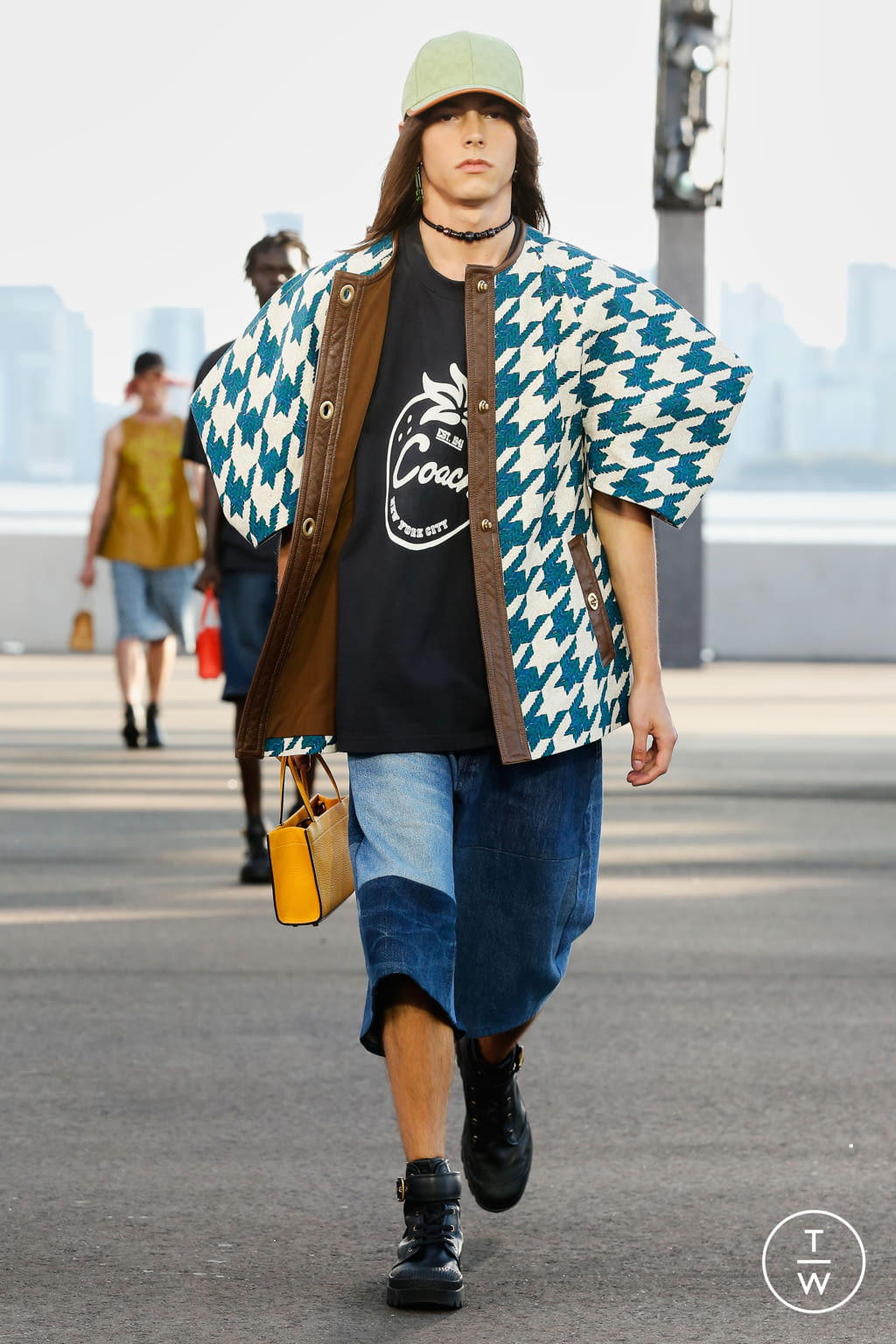 Fashion Week New York Spring/Summer 2022 look 7 from the Coach collection womenswear