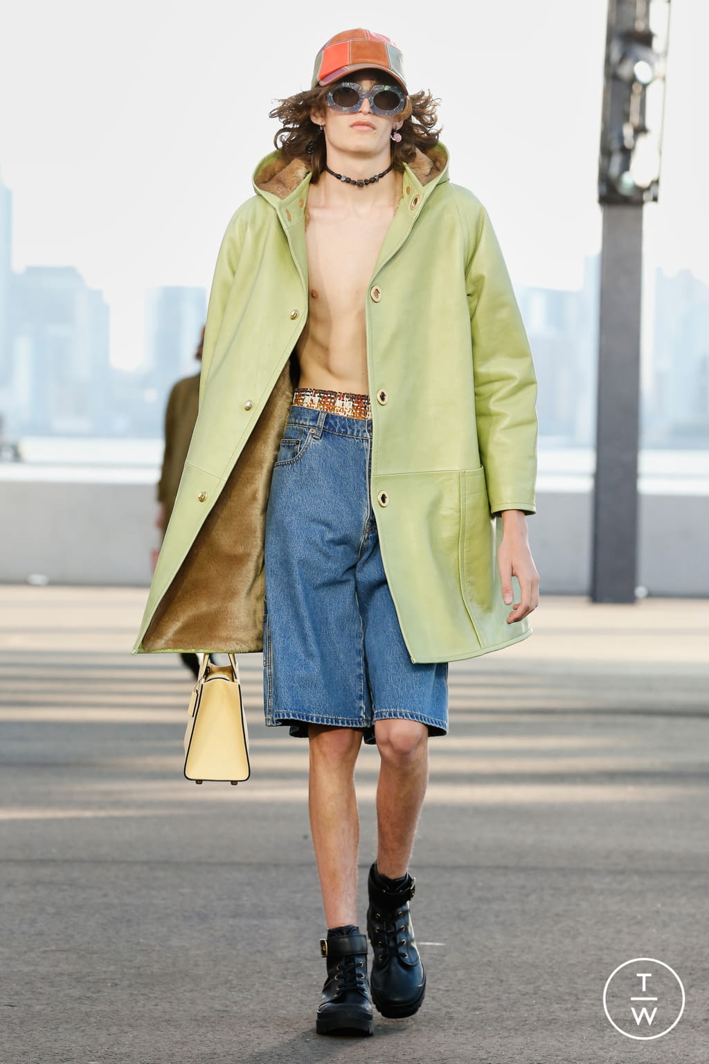 Fashion Week New York Spring/Summer 2022 look 12 from the Coach collection 女装