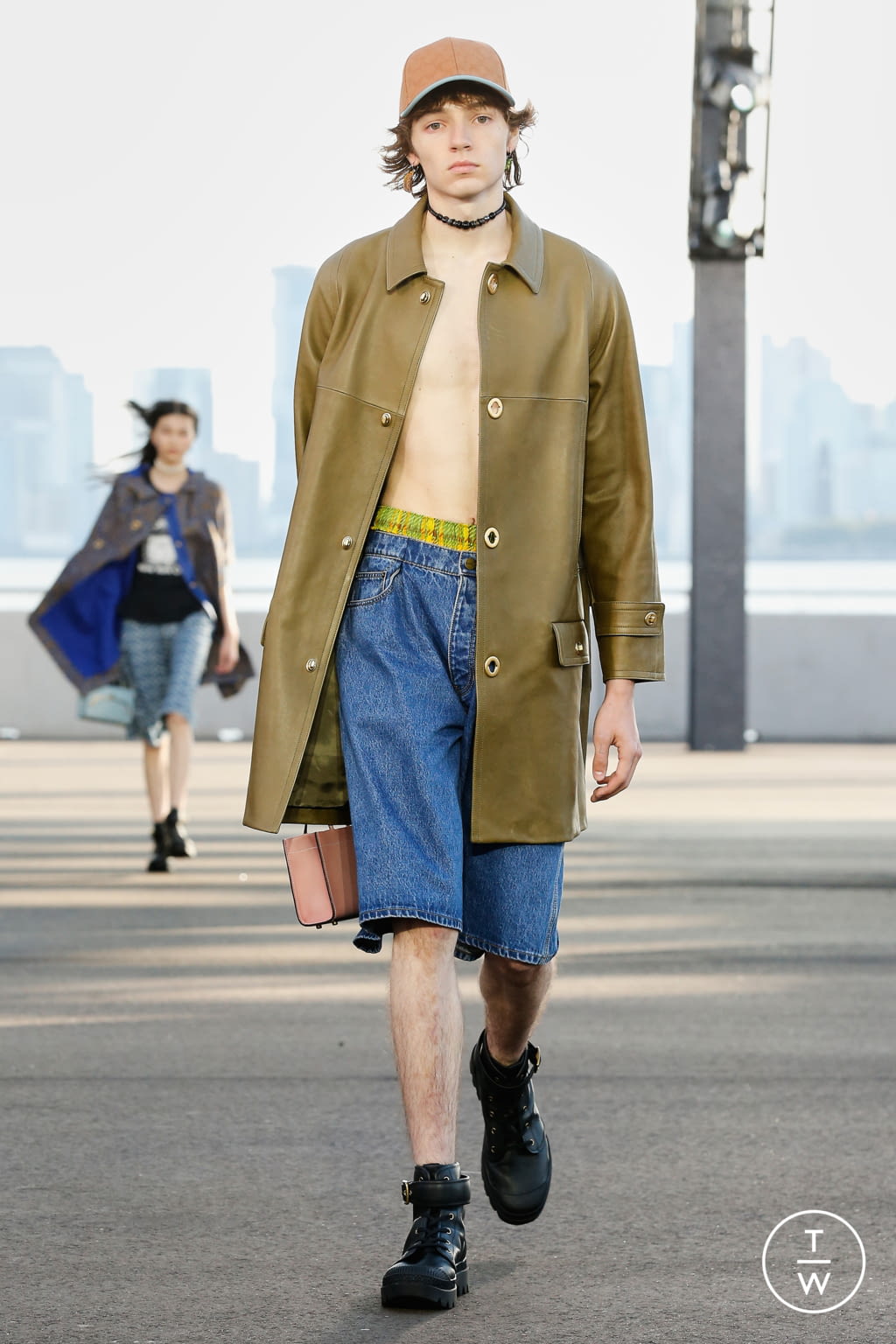 Fashion Week New York Spring/Summer 2022 look 13 from the Coach collection 女装