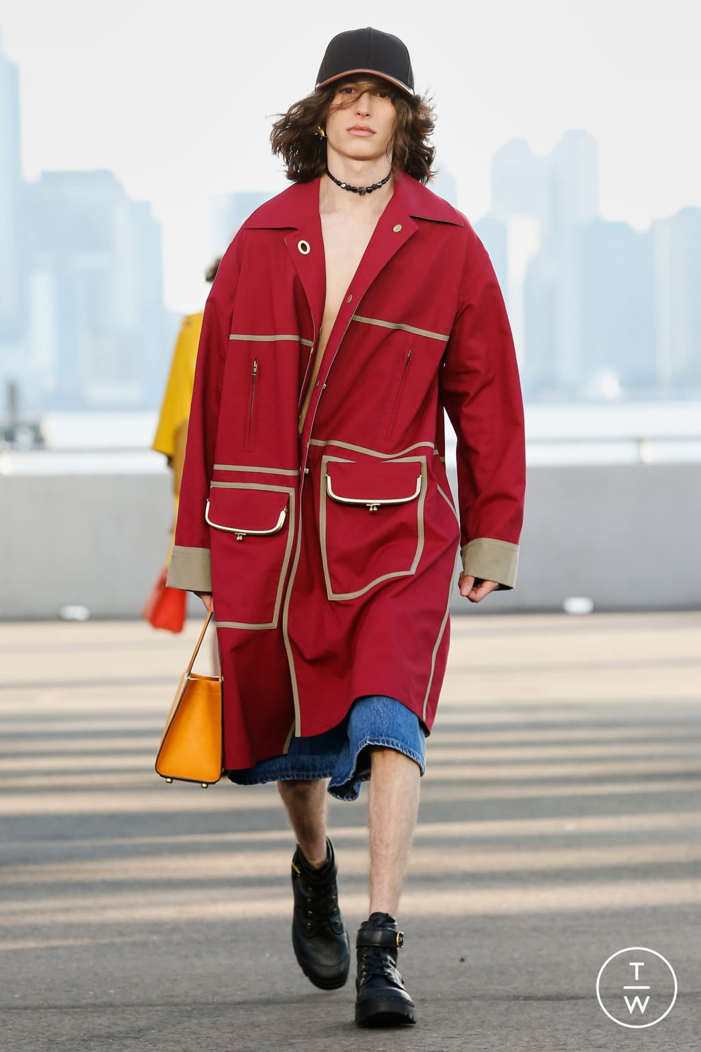 Fashion Week New York Spring/Summer 2022 look 21 from the Coach collection 女装