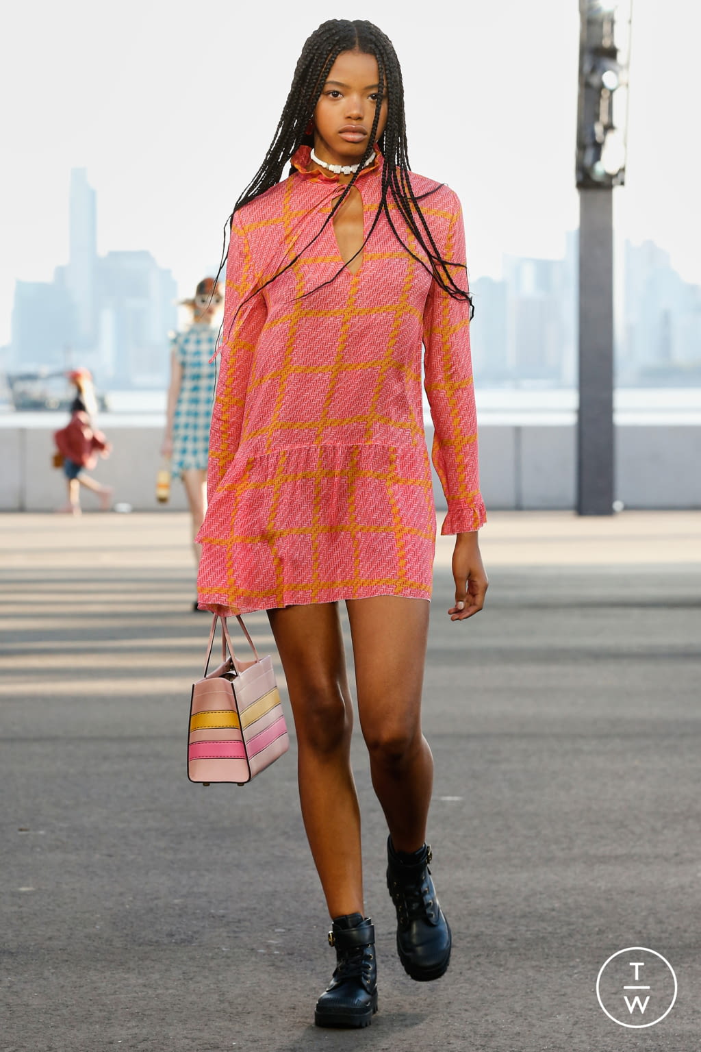 Fashion Week New York Spring/Summer 2022 look 35 from the Coach collection womenswear